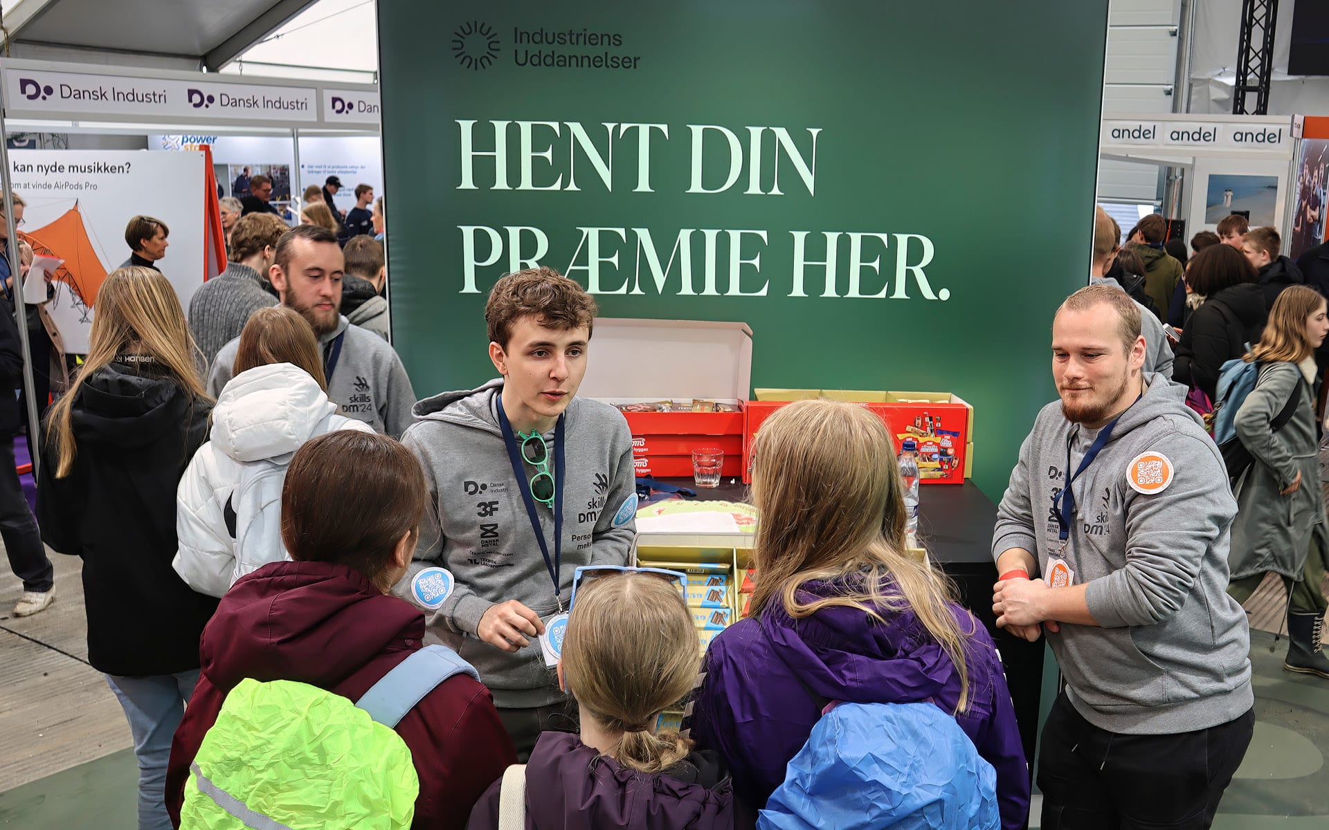 messestand-udstillingssystemer-kunderejse-det-personlige-møde-indrustriens-uddannelser-faust-dyrbye15