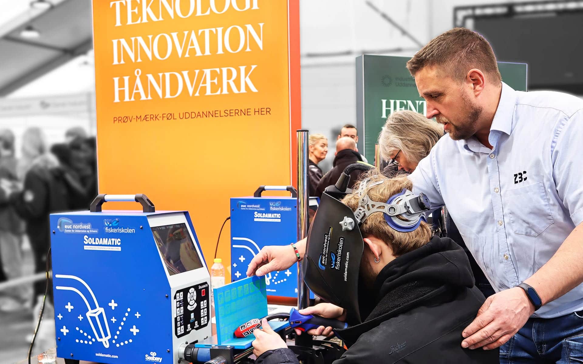 messestand-udstillingssystemer-kunderejse-det-personlige-møde-indrustriens-uddannelser-faust-dyrbye23